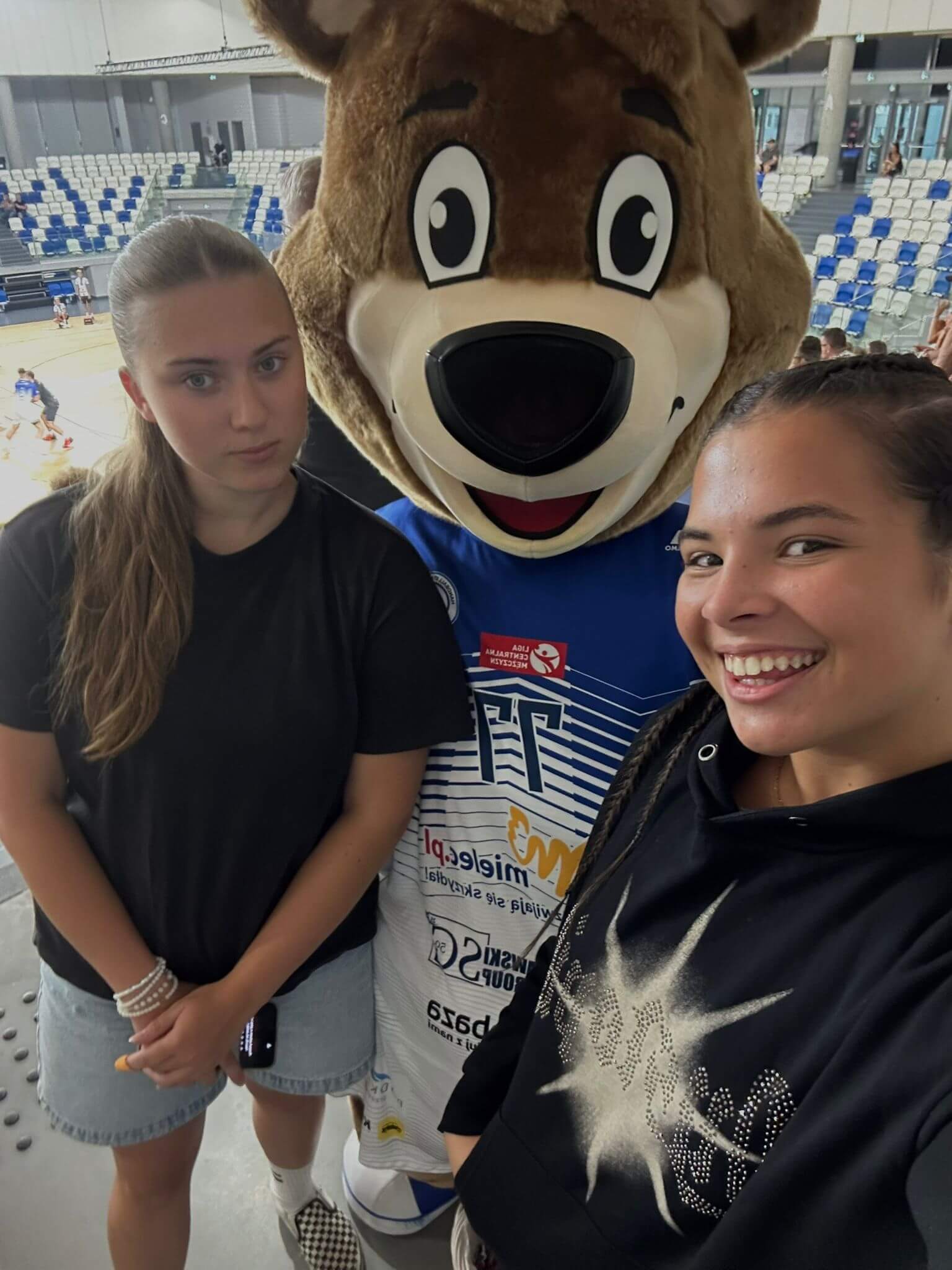 Zgrupowanie sportowe piłkarek ręcznych SPR Handball V LO Rzeszów w Cmolasie